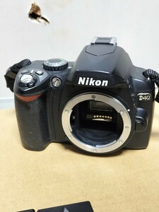 Nikon ニコン　 一眼レフカメラ　ボディのみ　　D40