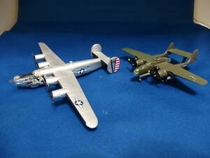 ビッグバード　B-24・Ｐ-61　　組立済　２種