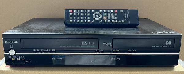 東芝ビデオ一体型DVDプレイヤーSD-V800