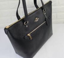 極美品　送料無料　COACH コーチ トートバッグ メンズ A4ok 黒 革 ファスナー　_画像2