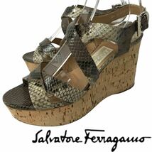 k142 Salvatore Ferragamo サルヴァトーレフェラガモ パイソン レザー サンダル コルク ウェッジソール イタリア製 ヘビ柄 5.5 正規品_画像1