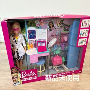 【新品未使用】バービー (Barbie) バービーとおしごと! しんさつのどうぐがいっぱい おいしゃさんセット 【3才~】