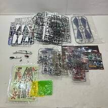 No.5761 ★1円～【プラモデル】マクロスF 1/72 VF-25F スーパーメサイアバルキリー アルト機 プラモデル 中古品_画像5