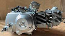 送無 新品エンジン 110㏄ 上置セルモーター 遠心クラッチ アルミシリンダー バイク モンキー・ゴリラ・ダックス・DAX・カブ ATV_画像1
