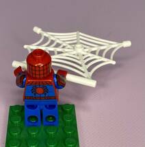 レゴ LEGO ミニフィグ スパイダーマンとネット２個_画像3