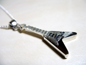 Art hand Auction Nino Chokin Flying V Head fait à la main 21b, Accessoires pour hommes, collier, Argent