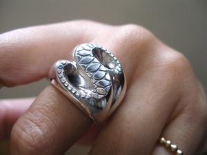 . tail engraving [8 python ring ] hand made 97