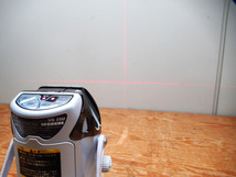 HITACHI 日立工機 レーザー 墨出し器 UG25U 使用距離10m (受光器使用25) 施工 専用ケース付 通電確認済 現状品 光学測定器 管理6B0515A-F4_画像4