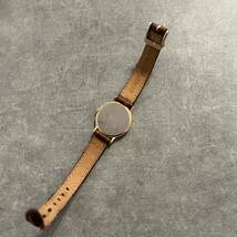 稼働品 【SEIKO セイコー】V700-6091 革ベルト 2針 腕時計 メンズ レディース ゴールド色_画像6