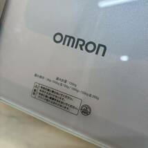 美品 オムロン OMRON 体重体組成計 デジタル体重計 Bluetooth HBF-230T-SW スマホ連動 体脂肪率 BMI 電池おまけ_画像3