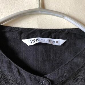 ザラ ZARA 大人可愛い総カットワークレース刺繍バンドカラーブラックコットンシャツ♪の画像4