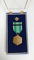 [珍品]米陸軍功労勲章 メダル リボンピン セット FOR MILITARY MERIT ミリタリー medal ケース付き ディスプレイ 雑貨_画像3