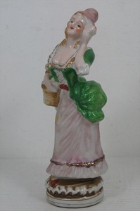 [珍品]ドイツ 貴族女性 バスケット 緑ドレス 人形 陶磁製 オキュパイドジャパン 1947～1952年 当時物 マイセン風 輸出用 雑貨