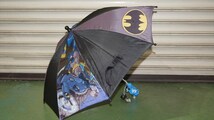 BATMAN バットモービル デザイン 子供用傘 持ち手がフィギュア DCコミックス キッズ アメコミ キャラクター 雑貨[未使用品]_画像1