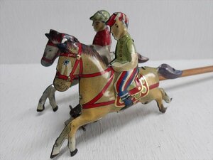  скачки ручная тележка жестяная пластина битва передний предмет 1930 годы подлинная вещь сделано в Японии из дерева лошадь лошадь 2 голова установить Vintage смешанные товары 