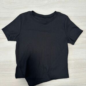 試着のみ　SHEIN シーイン　DAZY スリットサイドアシンメトリーヘムTシャツ