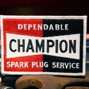 チャンピオン ロゴ 刺繍 ワッペン ◆ パッチ Champion Spark Plug 点火プラグ アイロン接着可 JLWPの画像1