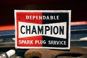 チャンピオン ロゴ 刺繍 ワッペン ◆ パッチ Champion Spark Plug 点火プラグ アイロン接着可 JLWP