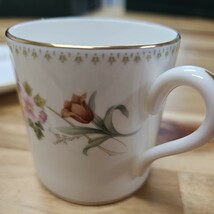  Wedgwood 英国製　ウェッジウッド Mirabelle ミラベル コーヒーカップ ソーサー 花柄 　アンティーク食器　 ヴィンテージ_画像3