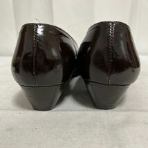 和321★① Salvatore Ferragamo サルヴァトーレフェラガモ パンプス ヒール エナメル パテントレザー 5.5 C ブラウン レディース_画像5