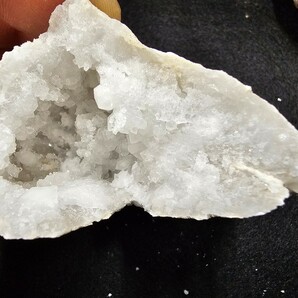 S-125 天然石 原石 モロッコ産 割れているジオード 水晶ジオードの画像7
