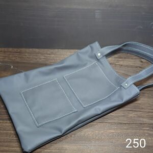 ﾊﾝﾄﾞﾒｲﾄﾞ(250) トートバック　レザー　ハンドバッグ