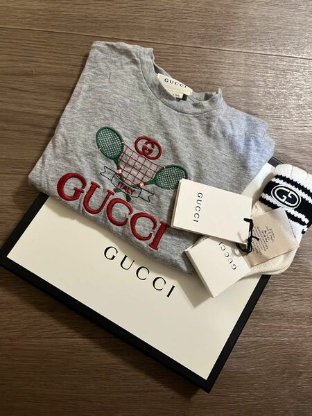 GUCCI ベビー　Tシャツ　ソックス