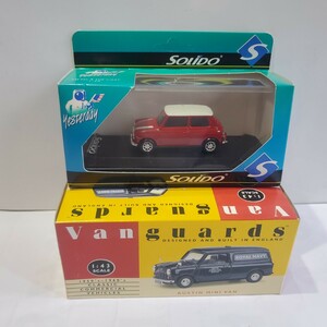 Solido 1/43「Mini Cooper 1969 赤」フランス製 と Vanguards 1/43「AUSTIN MINI VAN 青」イギリス製 2台セット 新品未使用 304