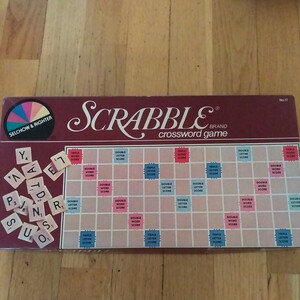 SCRABBLE crossword game 外国　ゲーム