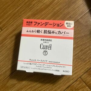 キュレル ベースメイク しっとり肌パウダーファンデーション 明るい肌色 8g