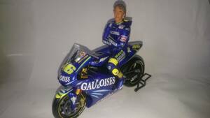 即決 PMA ミニチャンプス 1/12 ヤマハ YZR-M1 2004年MotoGP №46 V.ロッシ シッティングフィギュア付き ゴロワーズ仕様