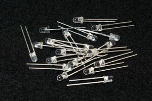 3mm 赤色ＬＥＤ　（ 外観透明 ）20個 1組　