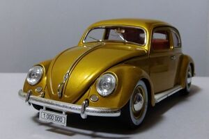 * Volkswagen Beetle 1955 1/18 BBurago *