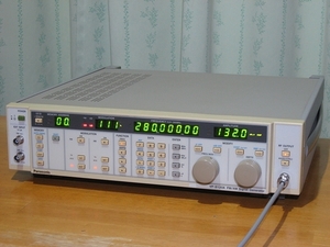 Panasonic VP-8120A FM/AM Signal Generator 中古品