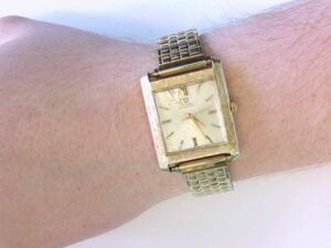 VINTAGE 1960's Omega 570 Automatic GF Wrist Watch. 17 Jewels. RUNS!! BUY NOW!! 海外 即決