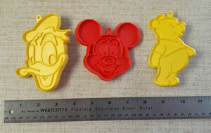 Vtg. Walt Disney Cookie Cutters Mickey/ Donald/Winnie The Pooh *Plastic 海外 即決