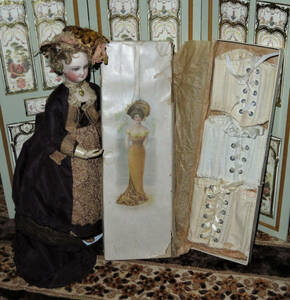 FABULOUS RARE SET OF 3 ANTIQUE FRENCH DOLL CORSETS IN PRESENTATION BOX! 海外 即決