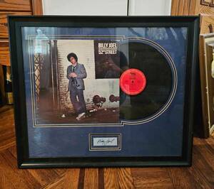 Billy joel 52nd street バイナル record framed w/ signature 26.75X 22.5in" 海外 即決