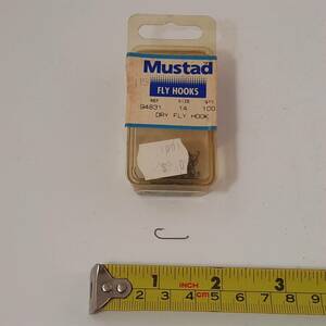 Box of 115 Mustad #94831 size 14 Fly Tying Hooks code 57 海外 即決