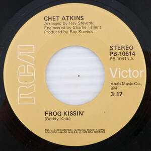 Chet Atkins Frog Kissin/Bill Cheatham - 1975 45 rpm 7" Single Record PB-10614 海外 即決