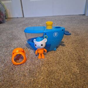 Octonauts Gup C With Captain Barnacles, Missing Hook 海外 即決