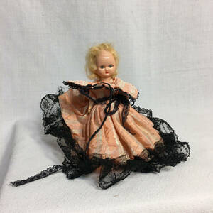 Girl Doll Pink European Court Dress with Black Lace 5" Not Marked Blond 海外 即決