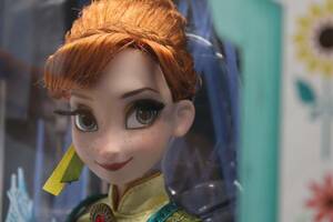 Disney Limited Edition 1 OF 5000 Anna Frozen Fever 17" Doll 海外 即決