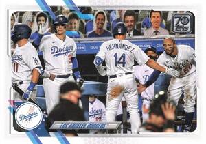 Los Angeles Dodgers 2021 Topps #201 Los Angeles Dodgers Baseball Card 海外 即決