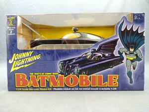 Johnny Lightning 1:24 Scale Batmobile, New In Box, Tape Seals Intact Model 6903 海外 即決