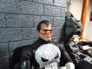 1/12 custom painted head add-on (damged version) for Punisher MEZCO and ML 海外 即決