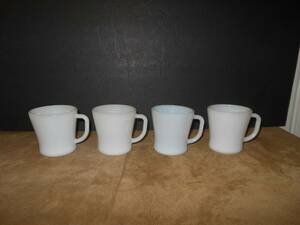 Vintage ' FEDERAL' Lot Of (4) D Handle Milk Glass Coffee /Cups Mugs 海外 即決