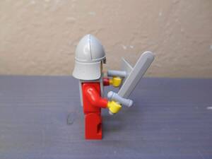 Lego Classic Yellow Castle Red Knight Minifigure 375 w/Sword, Helmet & Shield 海外 即決