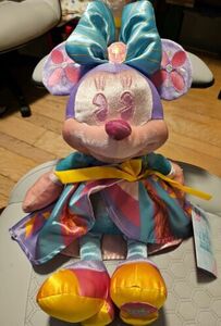 Disney Minnie Mouse The Main Attraction It's a Small World Plush NEW WITH TAGS 海外 即決