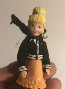 Small 4”’Blonde Women Plastic Doll Toy -D1 海外 即決